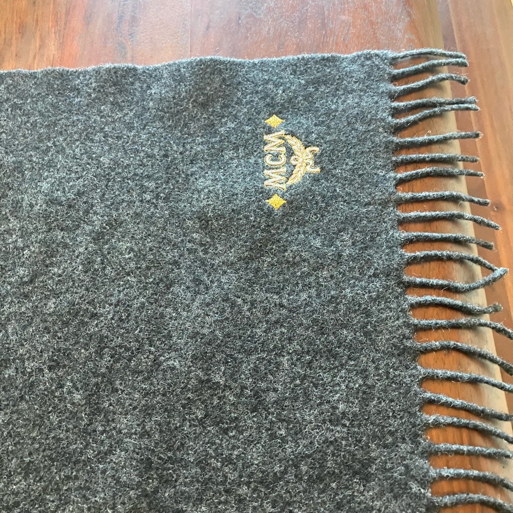 MCM Men's Charcoal Gray Scarf with Gold Embroidered Logo - Picture 2 of 3